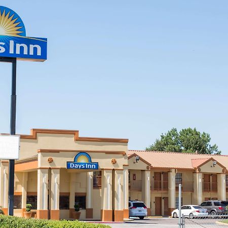 Days Inn By Wyndham Orange Exterior photo