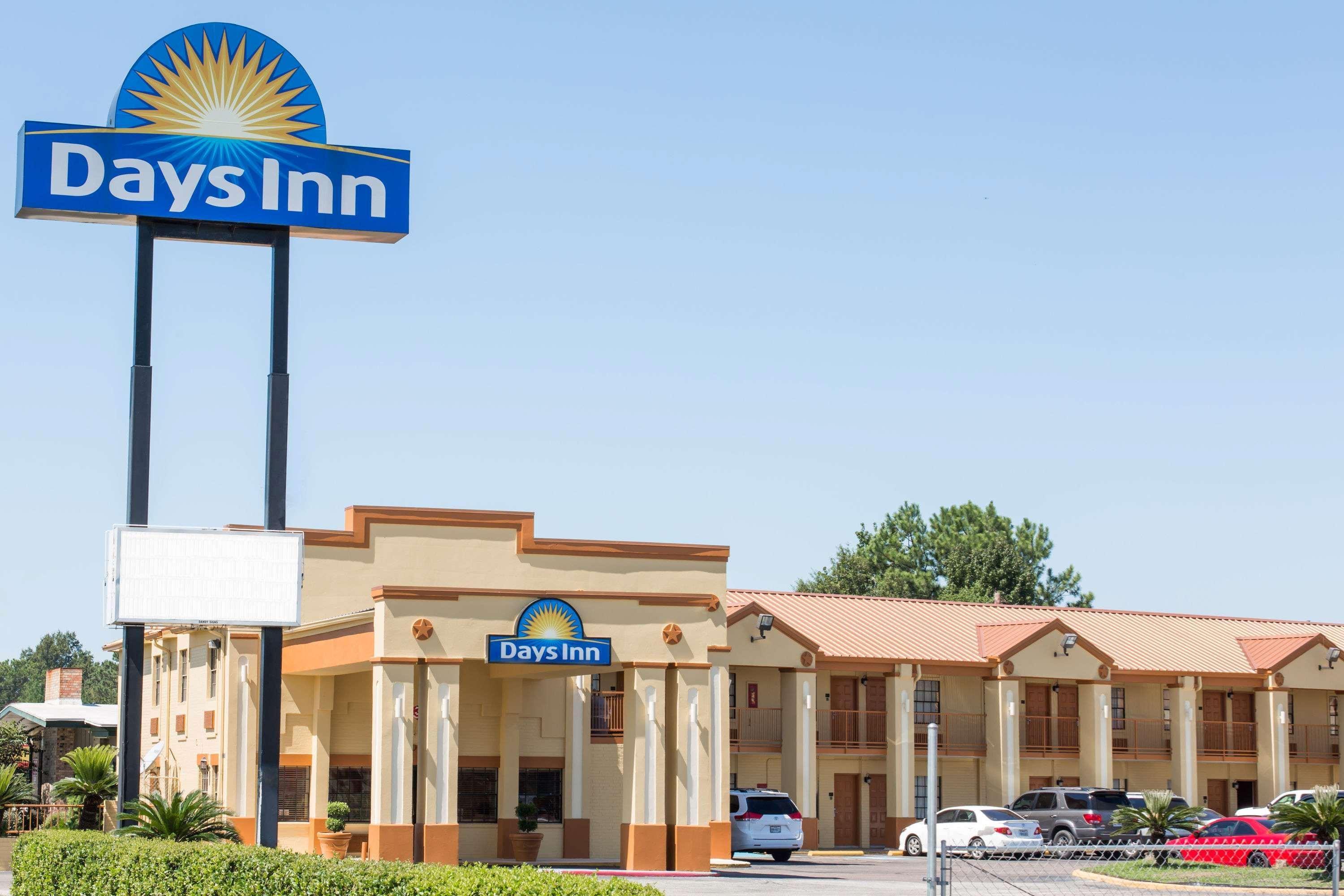 Days Inn By Wyndham Orange Exterior photo